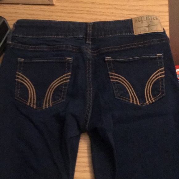 Hollister Skinny Jeans - Picture 2 of 3